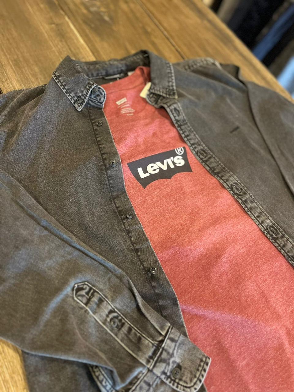 Levi's